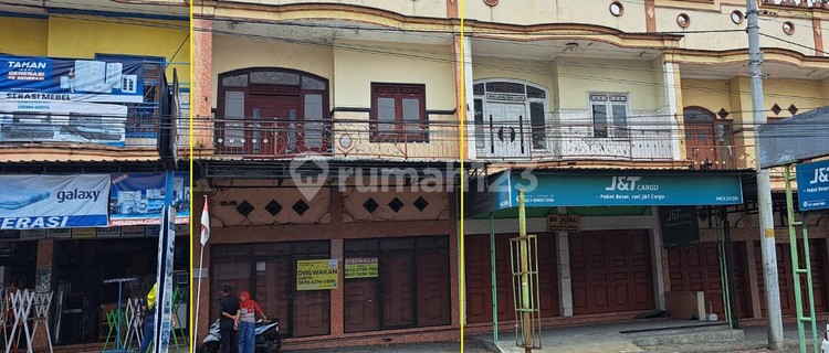 For Rent 2-Story Shop House in Strategic Location on Magelang - Purworejo Road 1