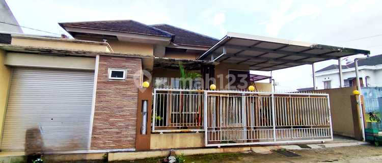 Rumah Strategis Lokasi Dekat Stadion Maguwoharjo Depok Sleman 1