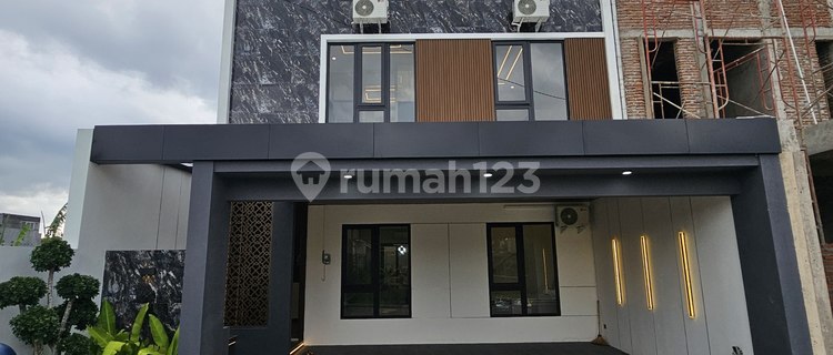 Rumah Mewah Full Furnished SHM Modern Kontemporer Dalam Mini Cluster di Wedomartani Sleman 1