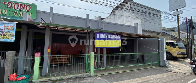 Shop House for Rent in Yogyakarta on Gedong Kuning Main Road, Banguntapan, Bantul, Yogyakarta 1