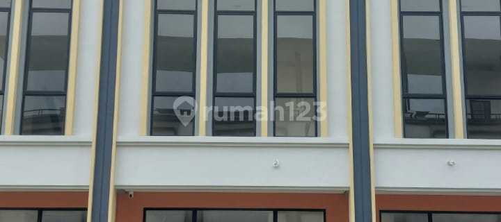 New 3-Storey Shop House, 2 Facades, The Hudson, Gading Serpong 1