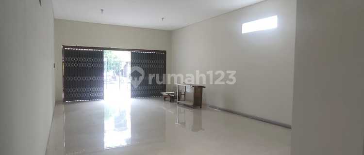 For Rent Strategic Business House Beside Tembok Market 1