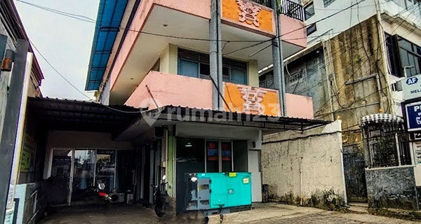 For Rent 12-Room Shop House IMB (Building Permit) for Shop Office Doctor's Practice on Jl Raya Pulau Komodo, Sanglah, Denpasar 1