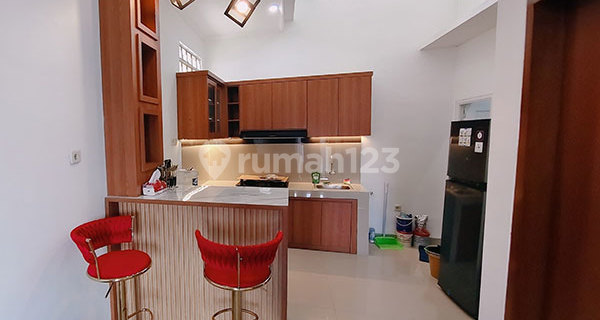 [AMR-305.OK]  Rumah Nyaman, Strategis, dan Full Furnished di Area Teuku Umar Barat 1