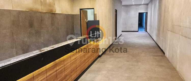Ready-to-use shop house in Siliwangi Square 1