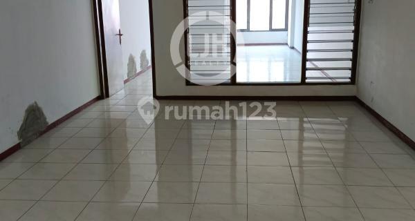 Ruko siap pakai di daerah Kranggan 1