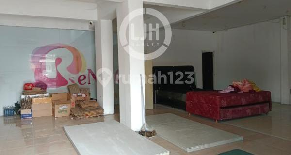 Ready-to-Use Shop House on Jalan Tentara Pelajar 1