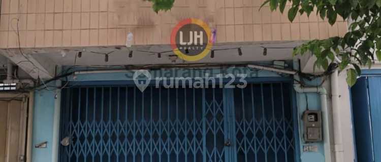 Nice shophouse on Beteng Street. 1