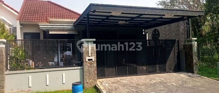Ready-to-Occupy House Graha Padma, West Semarang, Semarang City. Nice House. 1