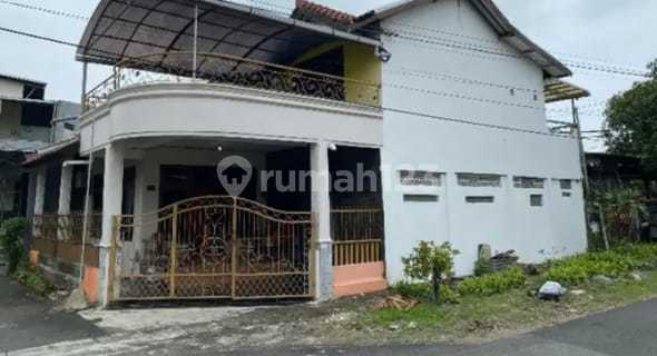 Rumah 2 Lantai di Halmahera Semarang 1