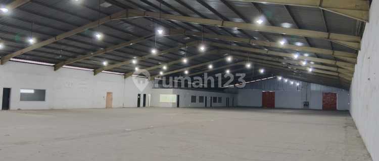 DISEWAKAN GUDANG 2577 METER DI PASAR REBO JAKARTA TIMUR PINGGIR JALAN 1