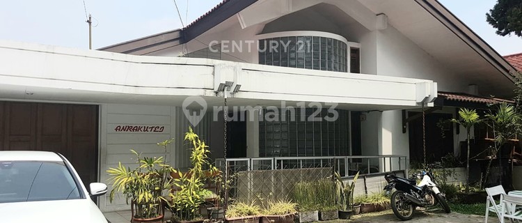 Well-Maintained Move-In Ready House in Setrasari Bandung 1