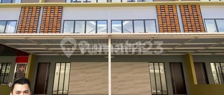 Flash Sale (Owner Moving Out) 3-Story House in Batam Center (The Icon Residence) Heart of Batam City 1