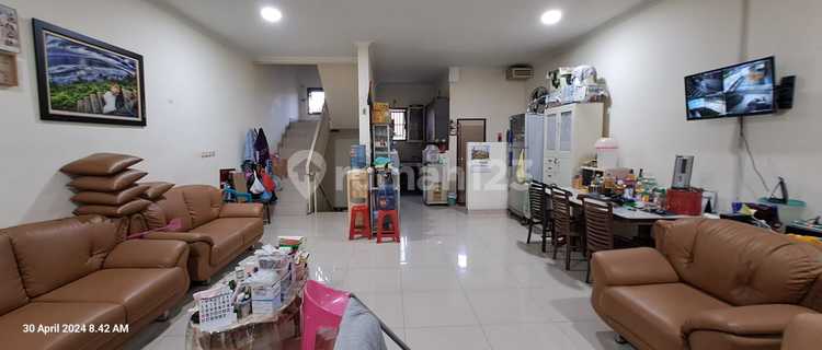 For Sale: Shop House in Jati Permai Complex 1