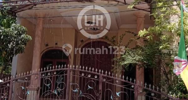 Rumah dan Gudang di Jalan Sunan Kalijaga 1