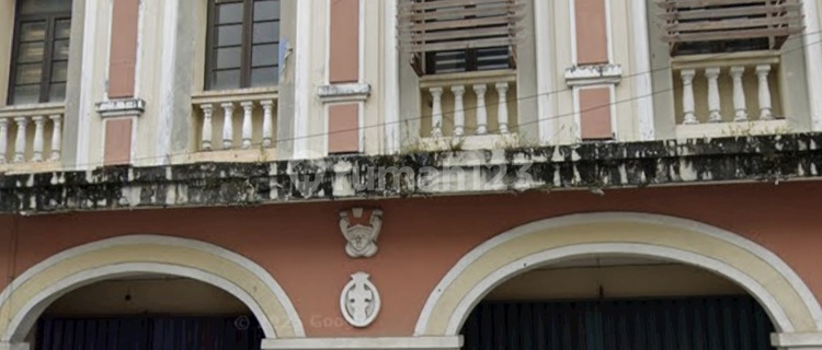 2 Side-by-side Shophouses in Balikpapan New, Can Take 1 Shophouse in City Center 1