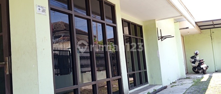 Strategic Hook House in the City Center. Flood-Free. Jl. Blimbing Raya. South Semarang 1