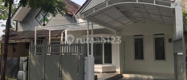 Dijual Rumah 2 Lantai, Baru Renovasi, Deket Stan Bintaro 1
