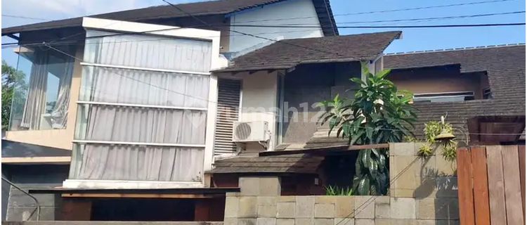 Rumah Apik 2 Lantai Posisi Hook di Villa Aster 2 Srondol Kulon Banyumanik 1