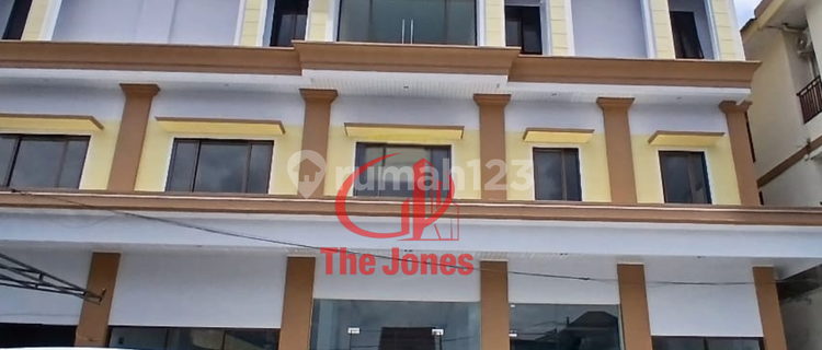 Flood Free, Shophouse, 2 Floors, Freehold Certificate, Move-in Ready in Tebet. 1
