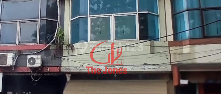 4-Storey Shop House in Pasar Minggu, Freehold Title, Ready to Occupy and Flood-Free. 1