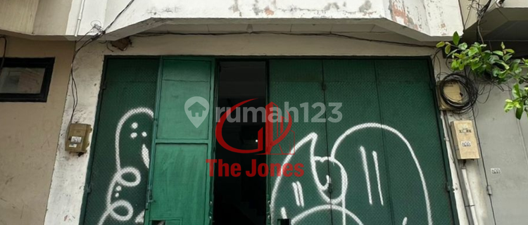 Ready to Occupy, Shop House, 3 Floors, HGB, Flood-Free 1