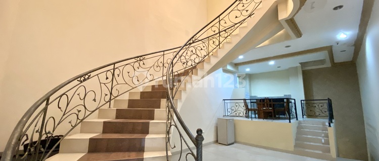 Rumah Cantik 3 Lantai Siap Huni Gunung Sahari, Jakarta Pusat 1