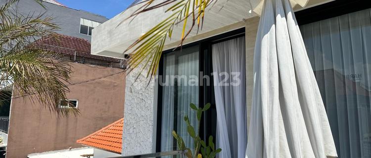 Surely, Deal on Sale of Semi Villa House Located at Sunset Road, Seminyak, Badung, Bali 1
