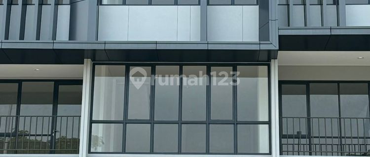 3-Story Shophouse in Greewich BSD City 1
