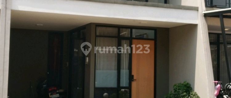 Over Kredit Rumah di Metland Transyogi 1