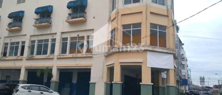 Ruko di Pusat Kota Dekat Pusat Perbelanjaan 1