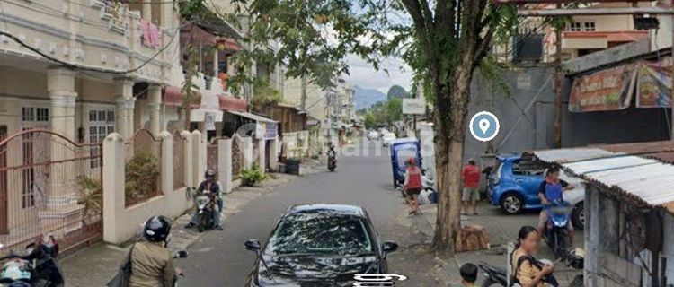 Rumah di Jl Kembang Cocok untuk Tempat Usaha 1