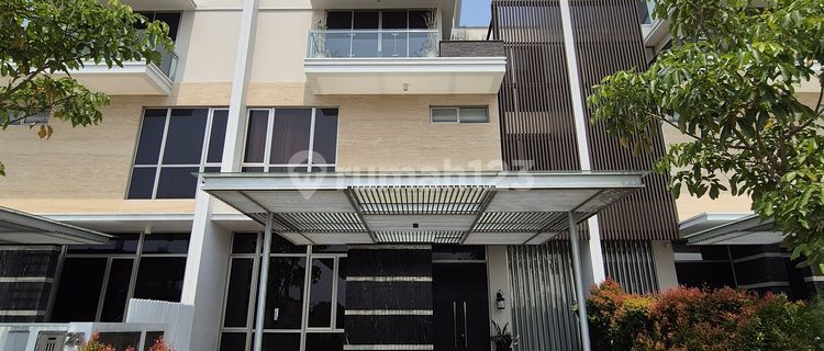 Luxury 3-Storey Villa Concept House Fully Furnished in Golf Island Ready to Occupy 1