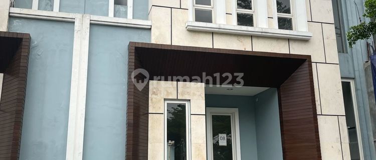 2-Story House in the Ever-Appreciating Alam Sutera Housing Estate at an Affordable Price 1