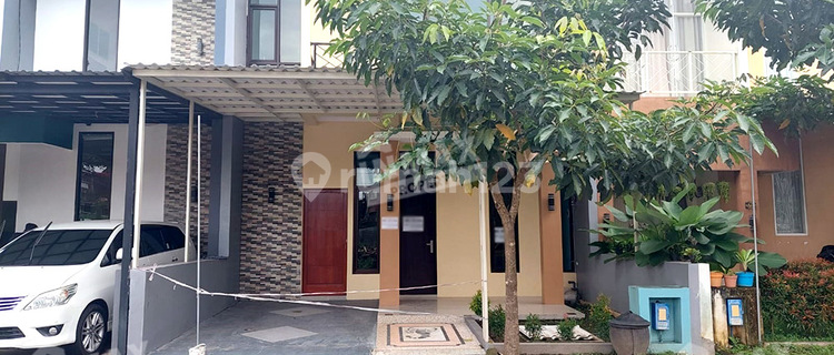 Minimalist 2-Story House in Tunggulwulung, Malang 1