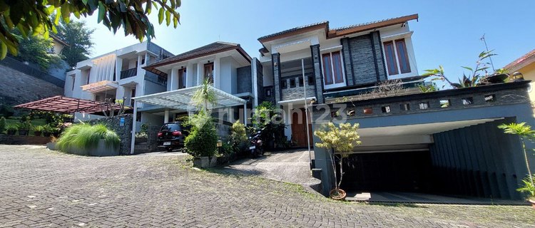 Rumah Siap Huni di Komplek Dago Permai Tubagus Ismail Bandung  1
