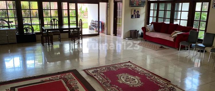 Rumah Luas Suasana Asri Siap Huni di Kemang - Jakarta Selatan 1