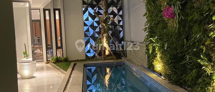 Beautiful House for Rent with Private Pool in a Strategic Location in Kebayoran Baru, South Jakarta 1