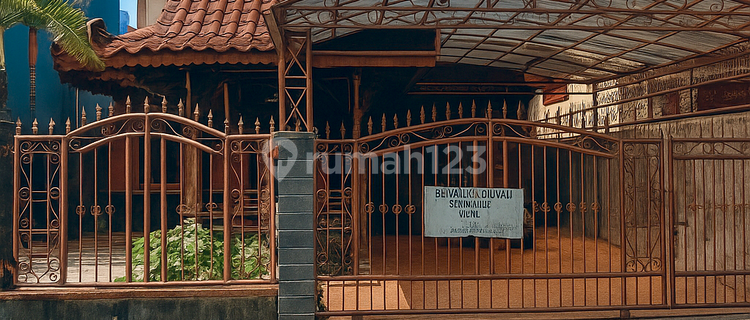 Two-Story House on Patoembak Street, Harjamukti, Cimanggis, Depok (Opposite Raffles Hills) 1