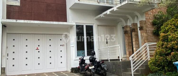 Disewakan Rumah Hook Siap Huni di The Green Bsd 1