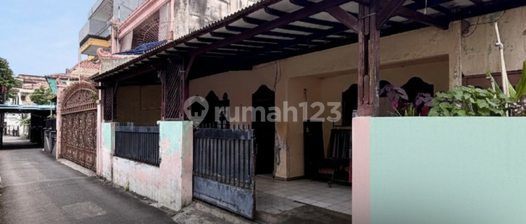 Termurah !! di Jual, Rumah + Kost - Kostan di Tebet Barat, Akses Jalan 1 Mobil, Lokasi Super Strategis, Nego ! ! 1