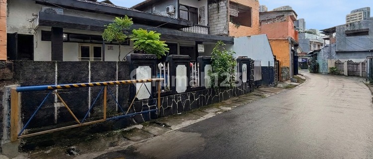 Cheapest!! For Sale | Setiabudi, Move-in Ready House Bonus Boarding House - Boarding House in Menteng Wadas, 2-Car Road Access, Strategic Location, Negotiable! 1