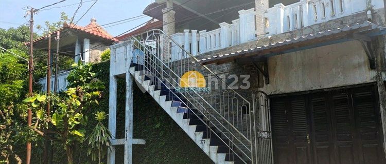 Rumah Bagus Lokasi Premium Siap Huni di Jalan Karonsih 1