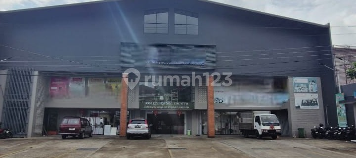 Ruang Usaha + Gudang Luas dan SIap Pakai di Semarang Barat 1