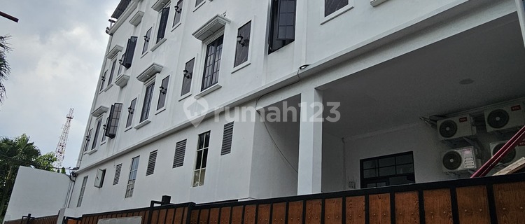 Fully Furnished Neat Boarding House in Jagakarsa 1