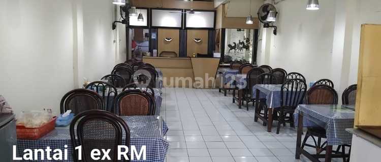 Quick Sale Strategic Shophouse Former Soto Restaurant in Kedoya, West Jakarta 1