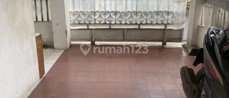 Strategis, Akses Mudah 1