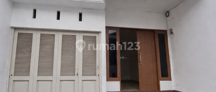 For Rent: Ready-to-Occupy, Neat, Well-Maintained House in Tomang, West Jakarta 1