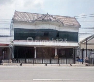For Rent 3-story shop house on Condet main road, 342m, Cililitan, Kramat Jati, East Jakarta 1