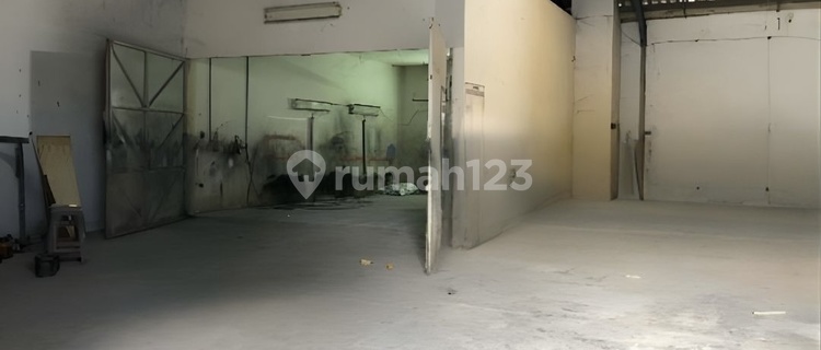 Warehouse for Sale, Negotiable in Wr. Supratman Area, Semarang. 1